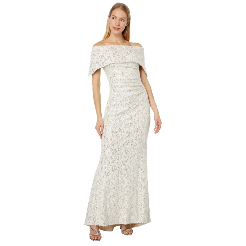 Vince Camuto
Off The Shoulder Bonded Lace Gown